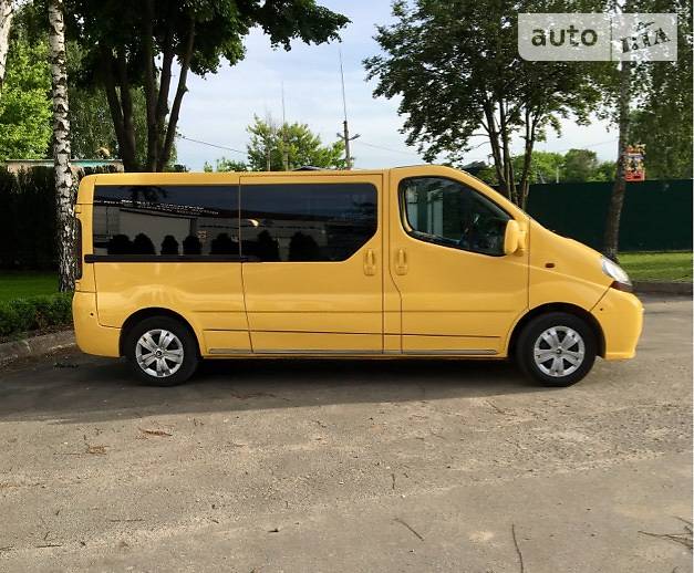 Вантажопасажирський фургон Renault Trafic 2006 в Києві