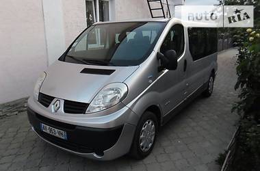Вантажопасажирський фургон Renault Trafic 2009 в 