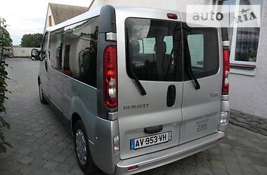 Вантажопасажирський фургон Renault Trafic 2009 в 