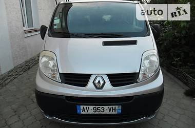 Вантажопасажирський фургон Renault Trafic 2009 в 