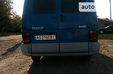 Грузопассажирский фургон Renault Trafic 1999 в Сваляве