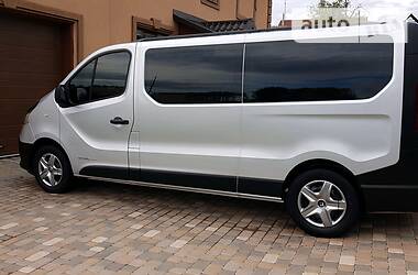 Мінівен Renault Trafic 2015 в Чернівцях