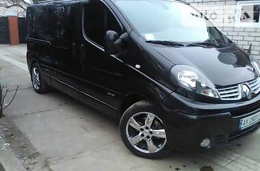Вантажопасажирський фургон Renault Trafic 2014 в 