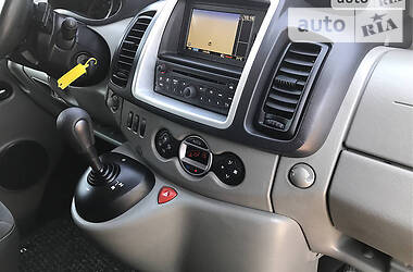 Вантажопасажирський фургон Renault Trafic 2014 в 