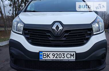 Вантажопасажирський фургон Renault Trafic 2015 в Дубні