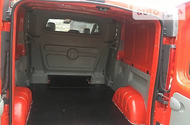 Вантажопасажирський фургон Renault Trafic 2011 в 