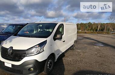 Вантажопасажирський фургон Renault Trafic 2015 в 