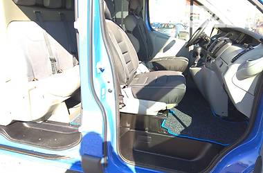Вантажопасажирський фургон Renault Trafic 2003 в 