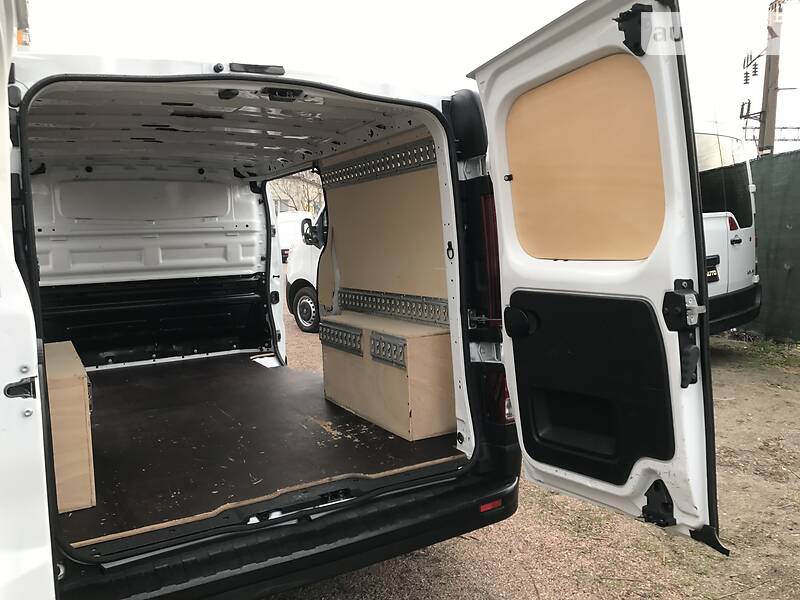 Вантажопасажирський фургон Renault Trafic 2015 в Одесі фото 9 Вантажопасажирський фургон Renault Trafic 2015 в Одесі