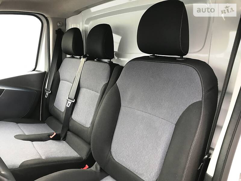 Вантажопасажирський фургон Renault Trafic 2015 в Одесі фото 18 Вантажопасажирський фургон Renault Trafic 2015 в Одесі