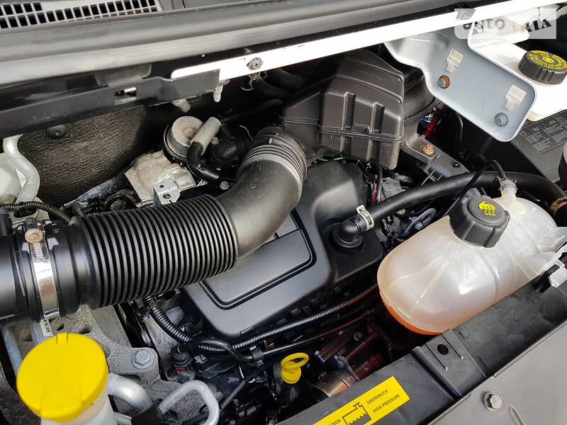 Вантажопасажирський фургон Renault Trafic 2015 в Одесі фото 32 Вантажопасажирський фургон Renault Trafic 2015 в Одесі