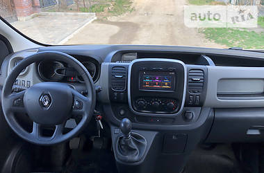 Вантажопасажирський фургон Renault Trafic 2017 в 
