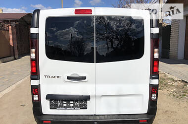 Вантажопасажирський фургон Renault Trafic 2017 в 