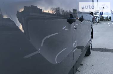 Вантажопасажирський фургон Renault Trafic 2015 в 