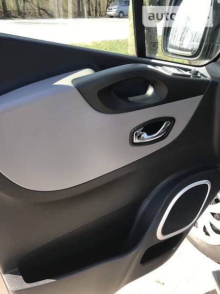 Мінівен Renault Trafic 2015 в Бродах