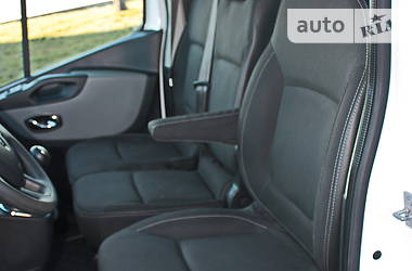 Вантажопасажирський фургон Renault Trafic 2016 в 