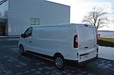 Вантажопасажирський фургон Renault Trafic 2016 в 