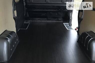 Вантажопасажирський фургон Renault Trafic 2015 в 
