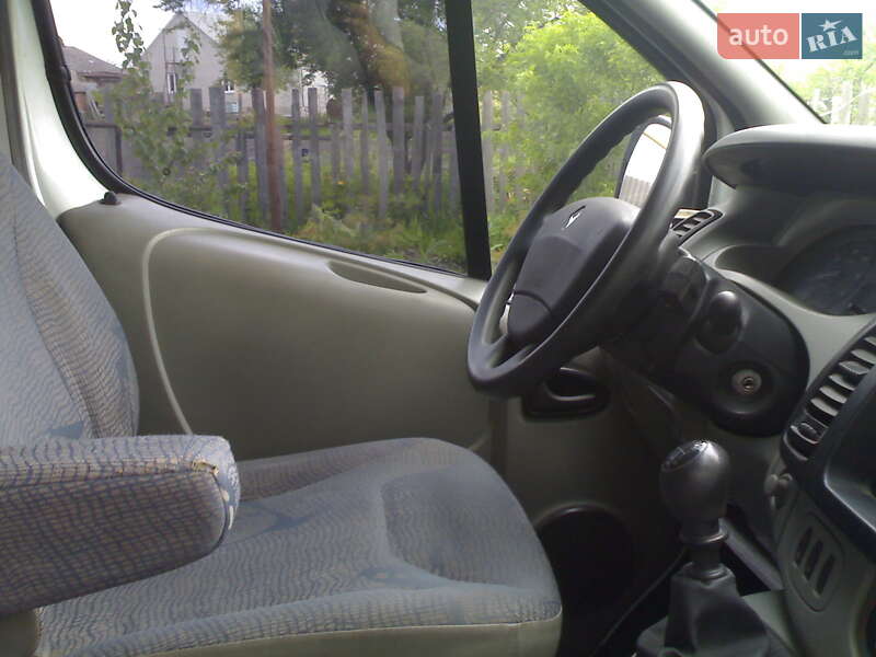 Грузопассажирский фургон Renault Trafic 2006 в Харькове