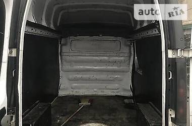Вантажопасажирський фургон Renault Trafic 2006 в 