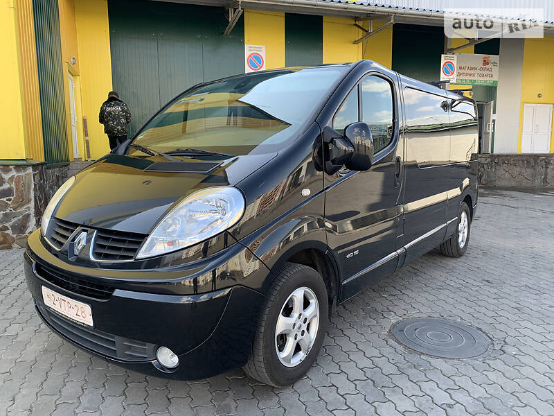 Мінівен Renault Trafic 2012 в 
