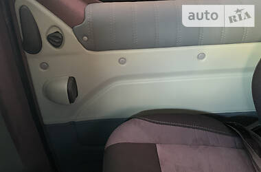 Мінівен Renault Trafic 2012 в 
