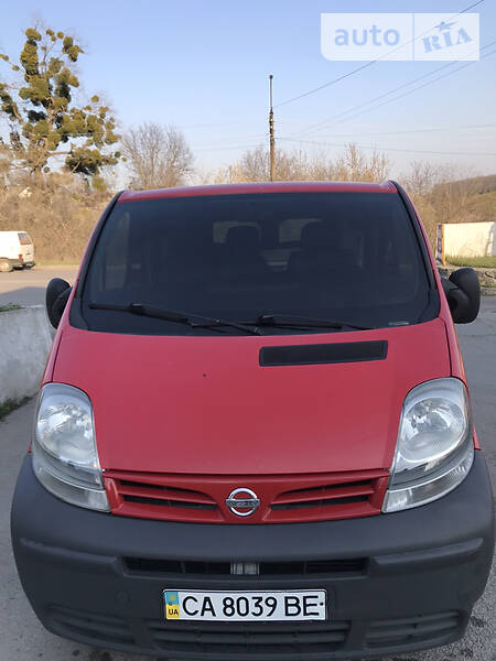 Вантажопасажирський фургон Renault Trafic 2005 в Умані