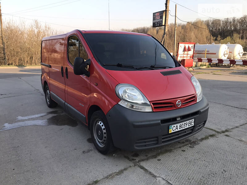 Вантажопасажирський фургон Renault Trafic 2005 в Умані