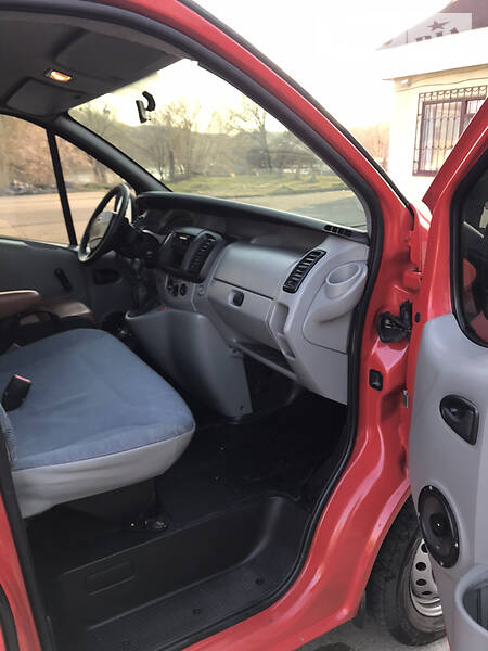 Вантажопасажирський фургон Renault Trafic 2005 в Умані