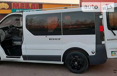 Вантажопасажирський фургон Renault Trafic 2005 в 