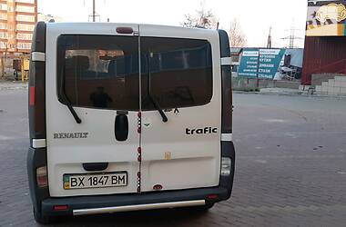 Вантажопасажирський фургон Renault Trafic 2005 в 