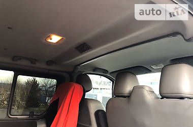 Вантажопасажирський фургон Renault Trafic 2011 в 