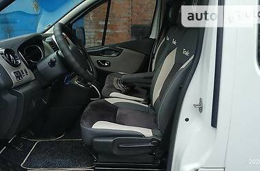 Мінівен Renault Trafic 2015 в 