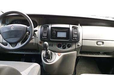 Вантажопасажирський фургон Renault Trafic 2010 в 