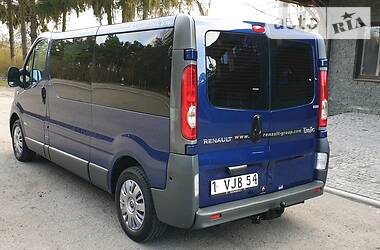 Вантажопасажирський фургон Renault Trafic 2010 в 