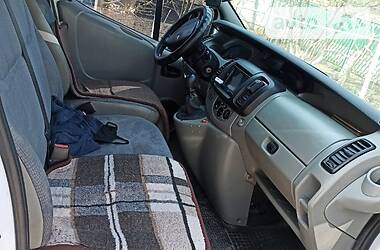 Вантажопасажирський фургон Renault Trafic 2006 в 