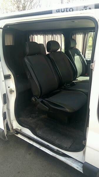 Вантажопасажирський фургон Renault Trafic 2005 в Хмельницькому