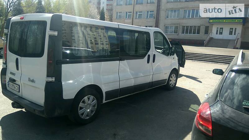 Вантажопасажирський фургон Renault Trafic 2005 в Хмельницькому