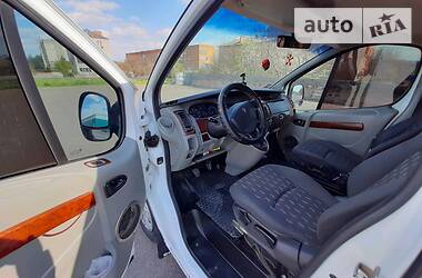 Грузопассажирский фургон Renault Trafic 2002 в Тульчине