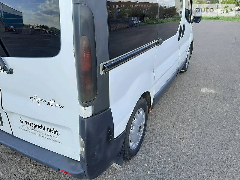 Вантажопасажирський фургон Renault Trafic 2002 в Тульчині