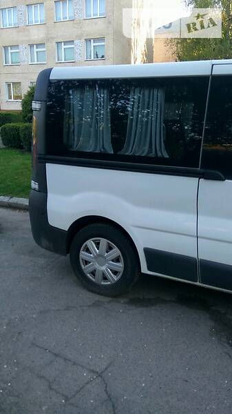 Вантажопасажирський фургон Renault Trafic 2005 в Хмельницькому