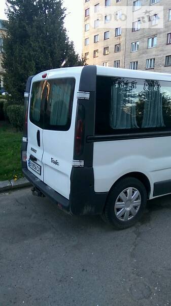 Вантажопасажирський фургон Renault Trafic 2005 в Хмельницькому