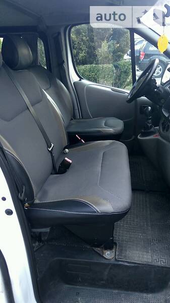 Вантажопасажирський фургон Renault Trafic 2005 в Хмельницькому