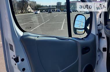 Минивэн Renault Trafic 2010 в 