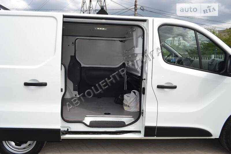 Вантажопасажирський фургон Renault Trafic 2016 в Хмельницькому