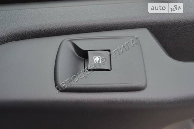 Вантажопасажирський фургон Renault Trafic 2016 в Хмельницькому
