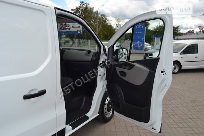Вантажопасажирський фургон Renault Trafic 2016 в Хмельницькому