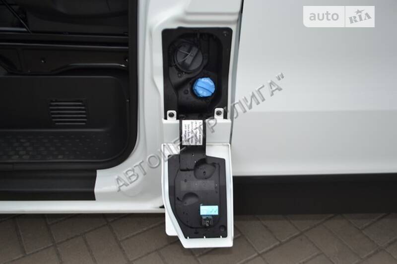 Вантажопасажирський фургон Renault Trafic 2016 в Хмельницькому