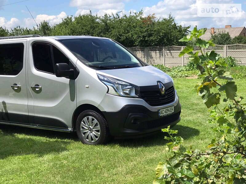 Вантажопасажирський фургон Renault Trafic 2015 в Луцьку