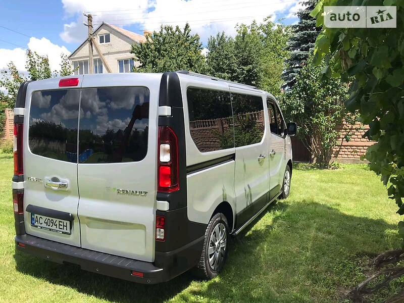 Вантажопасажирський фургон Renault Trafic 2015 в Луцьку